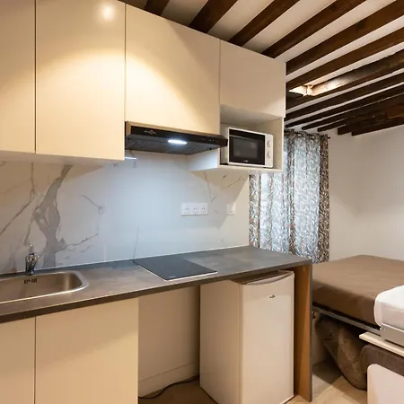 Les Pierres Du 15 4* 파리